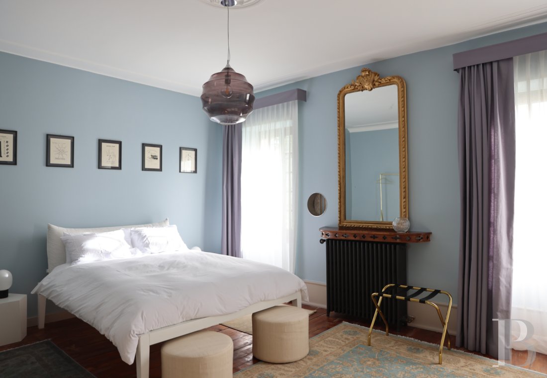 Dans l’Ain, à proximité de Genève, une maison du 17e siècle traversée par un souffle contemporain - photo  n°8